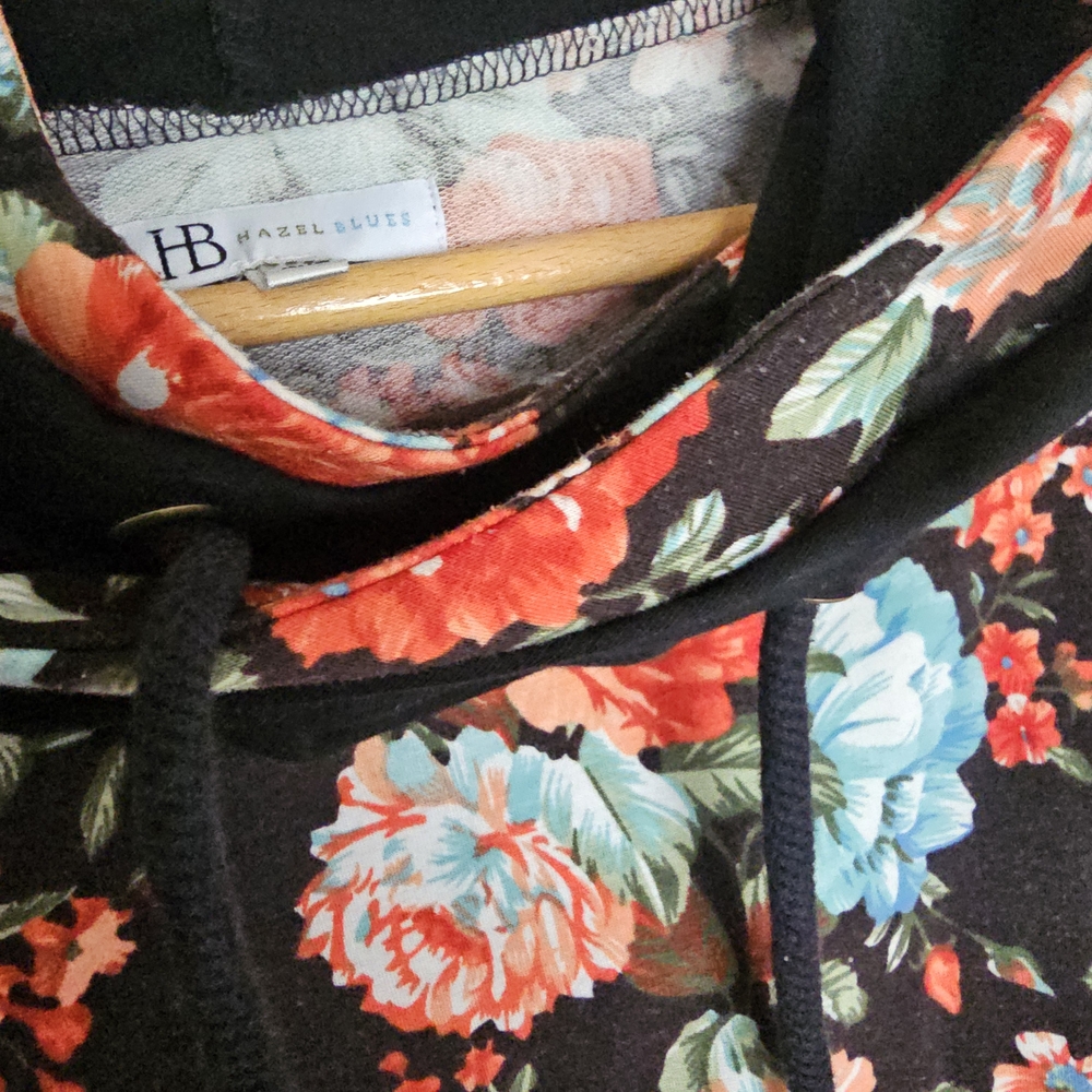 2XL Hazel Blues Cowlneck Hoodie, Black Floral, Thumb Holes & Pockets - Picture 3 of 6